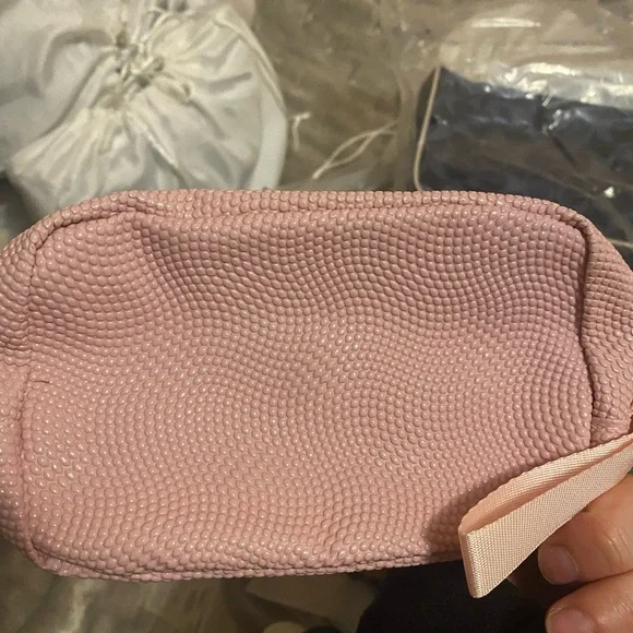 Mac cosmetics makeup bag - Picture 2 of 3